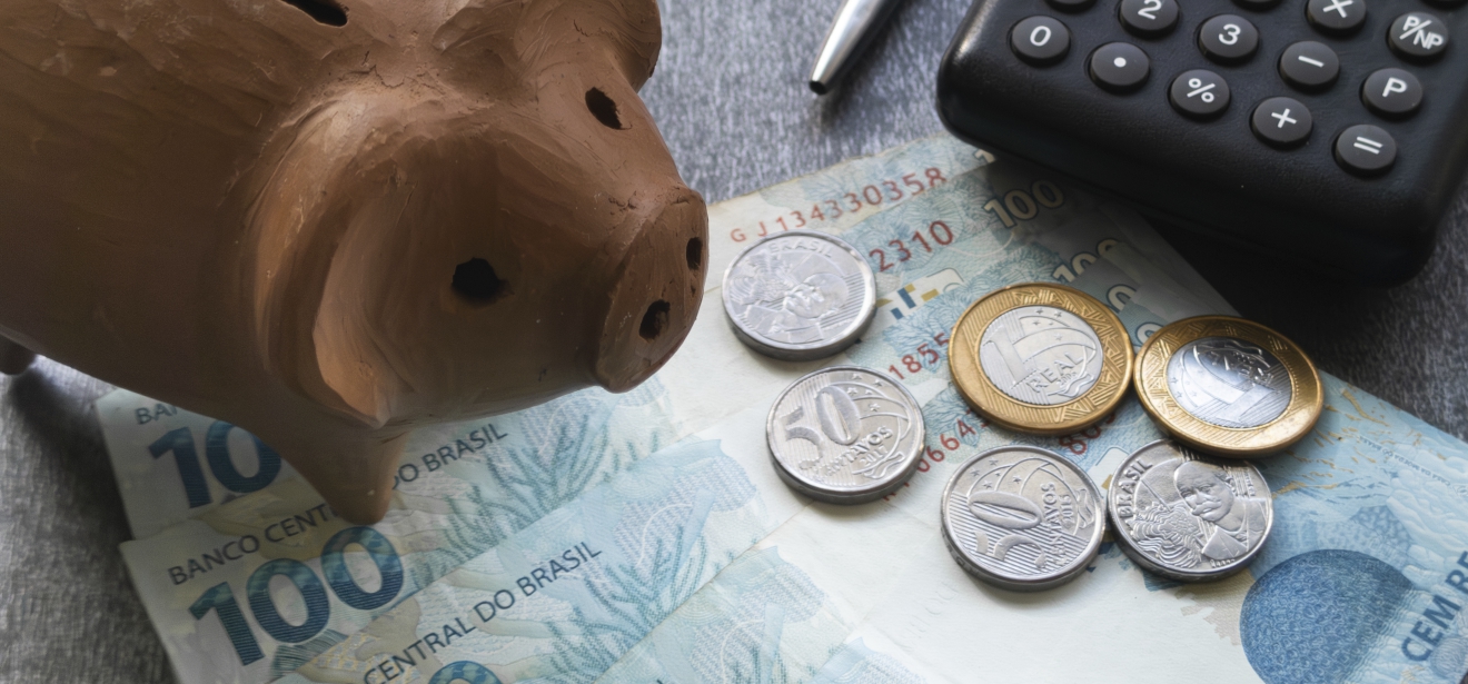 Banner_-_Esforço para controlar gastos faz cair endividamento das famílias em Cuiabá